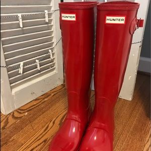 Hunter Women’s Original Tall Gloss Rain Boots